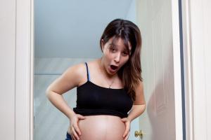 Преждевременный разрыв плодного пузыря на разных сроках беременности